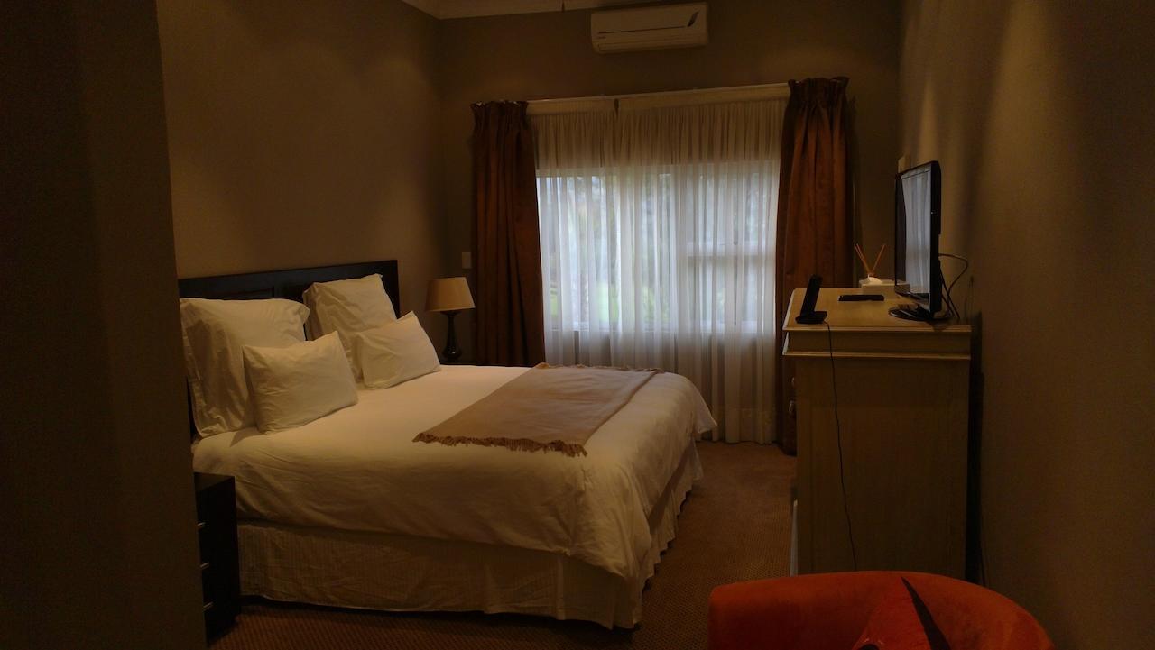Woodridge Palms Boutique Hotel Swartruggens ภายนอก รูปภาพ