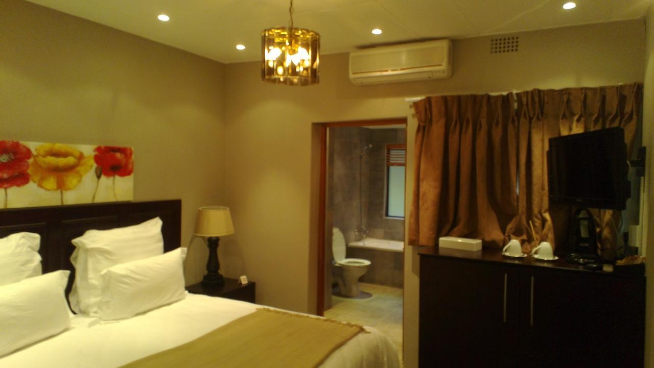 Woodridge Palms Boutique Hotel Swartruggens ภายนอก รูปภาพ