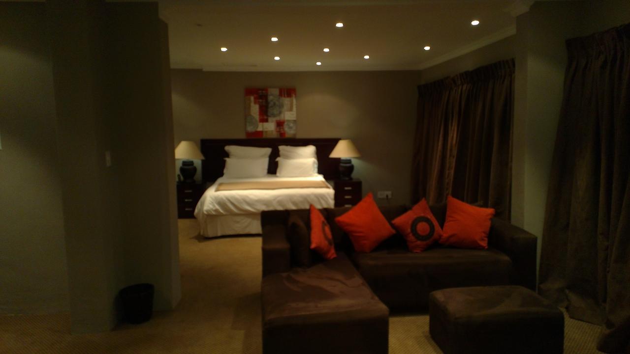 Woodridge Palms Boutique Hotel Swartruggens ภายนอก รูปภาพ