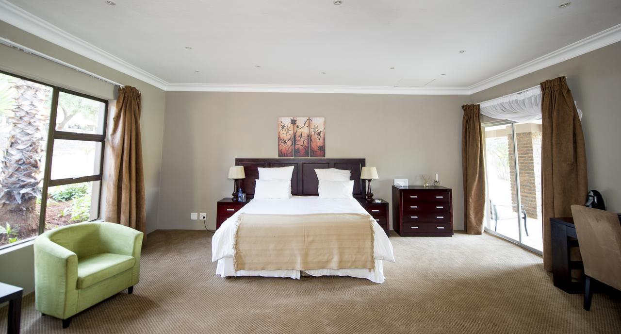 Woodridge Palms Boutique Hotel Swartruggens ภายนอก รูปภาพ