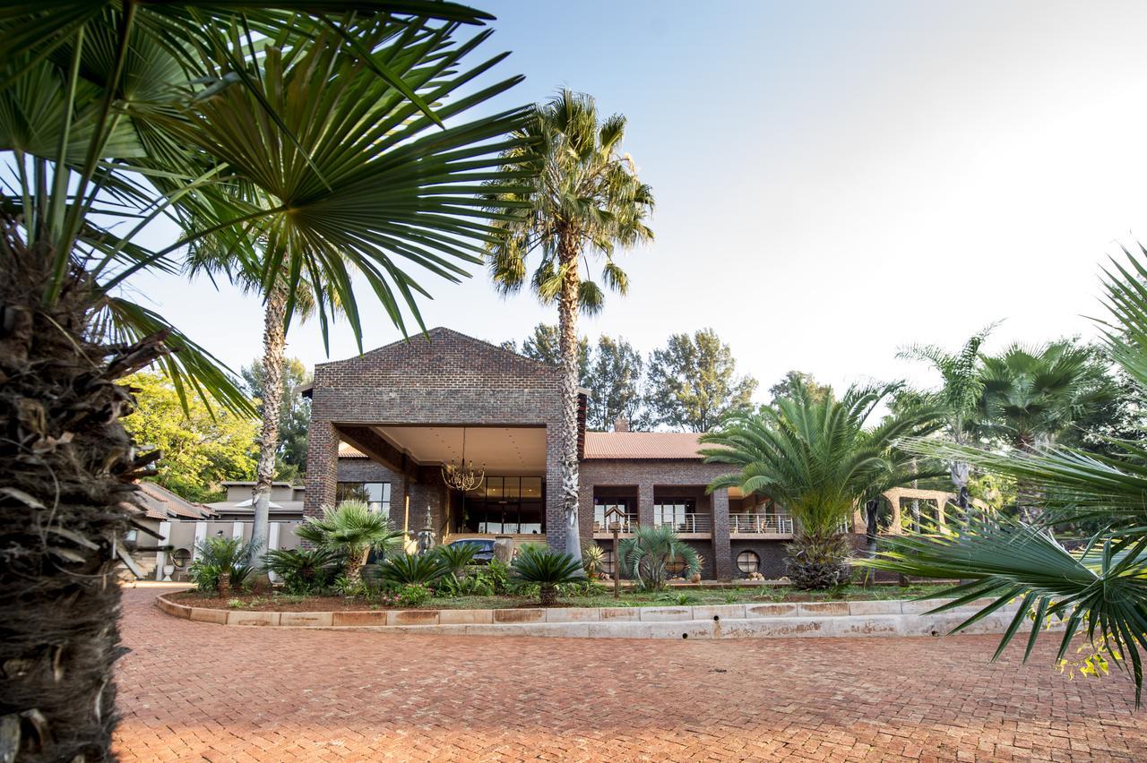 Woodridge Palms Boutique Hotel Swartruggens ภายนอก รูปภาพ
